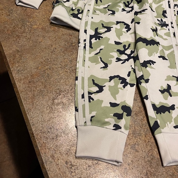 Adidas Unisex Track Suit | 2T - Picture 3 of 6